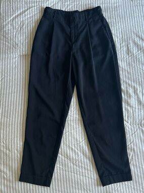 Women’s Classic Cropped, High-waisted Trousers in Black